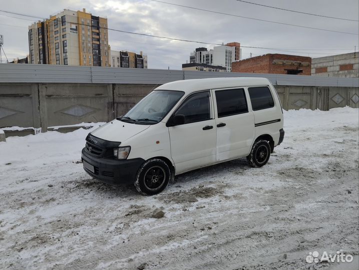 Toyota Town Ace 1.8 AT, 2000, битый, 232 000 км