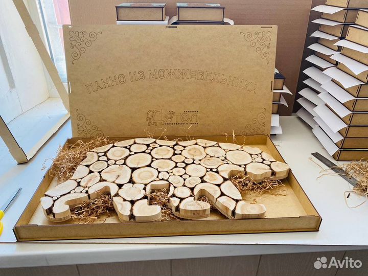 Панно из можжевельника