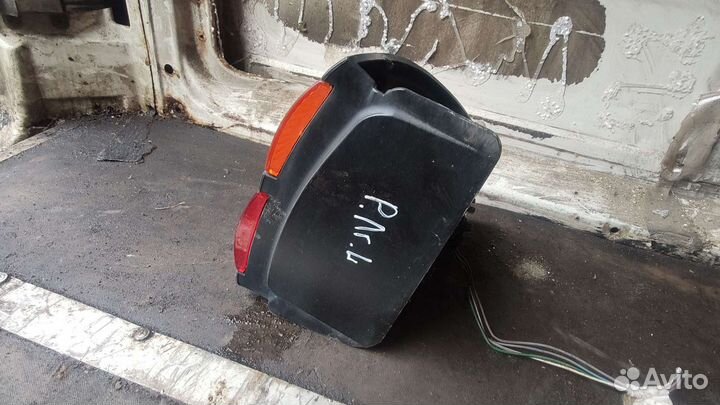 Фонарь левый Renault Laguna 1