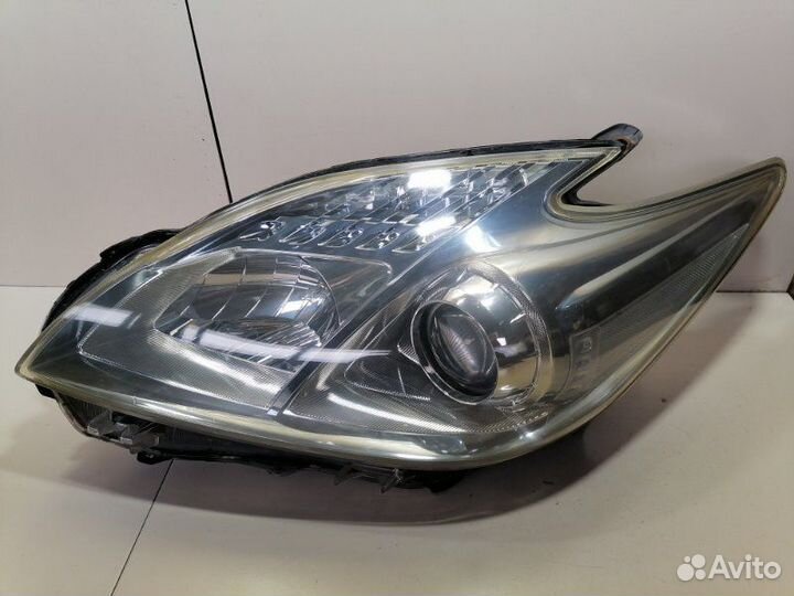 Фара левая Toyota Prius ZVW30 2zrfxe 2013