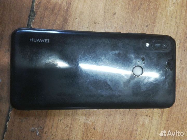 Телефон Huawei y6
