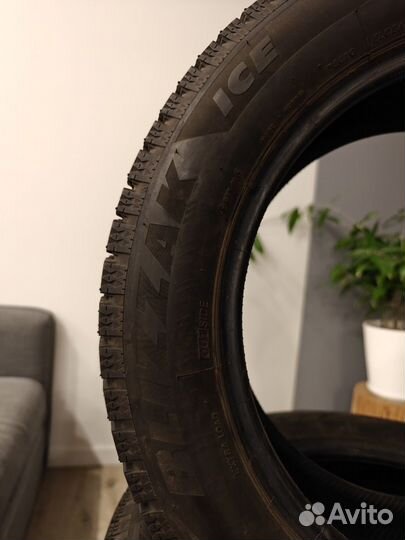 Bridgestone Blizzak Ice 215/55 R17 98T