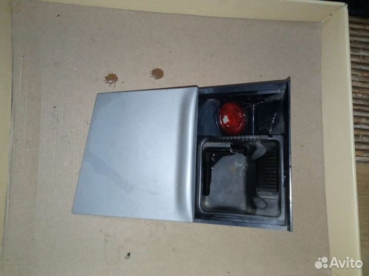 Volkswagen Golf 4 передняя пепельница