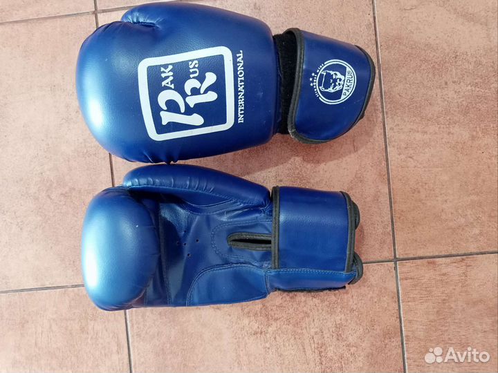 Боксерские перчатки