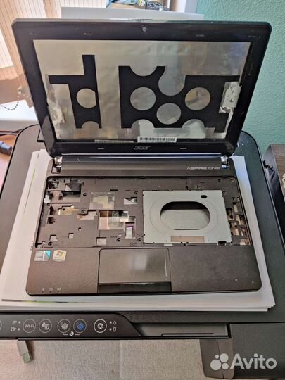 Два корпуса на нетбук