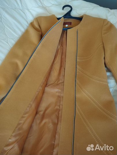 Пальто женское демисезонное драповое горчичное