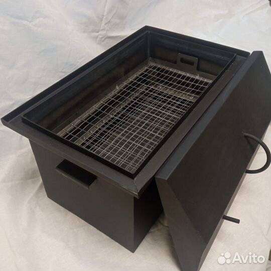 Коптильня горячего копчения с гидрозатвором