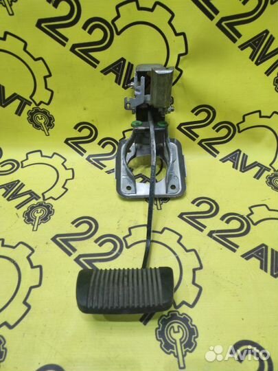 Педаль тормоза Toyota Ipsum SXM10 3SFE 07.2000