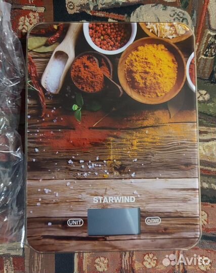 Весы кухонные StarWind новый
