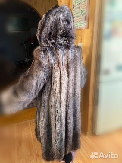 Шуба енотовая