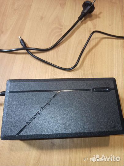 Зарядное устройство 54,6 V, 5A