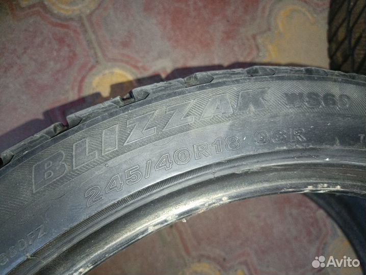 Bridgestone Blizzak WS-60 245/40 R18