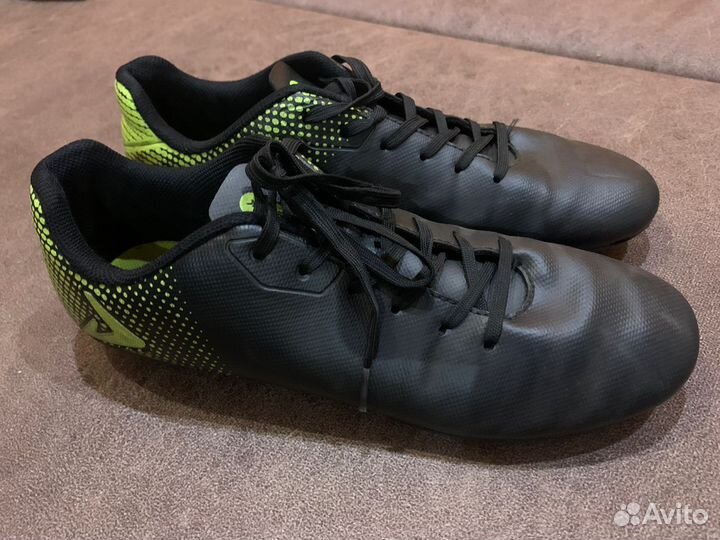 Бутсы футбольные