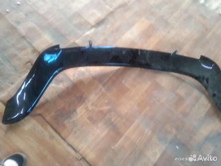 Дефлектор капота