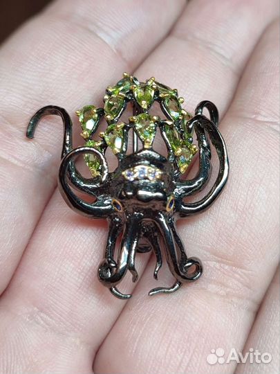 Перидот из Пакистана в серебре 925, чëрный родий