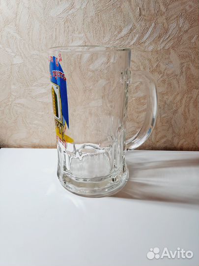 Стеклянная пивная кружка