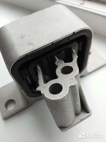 Правая опора двигателя LADA vesta