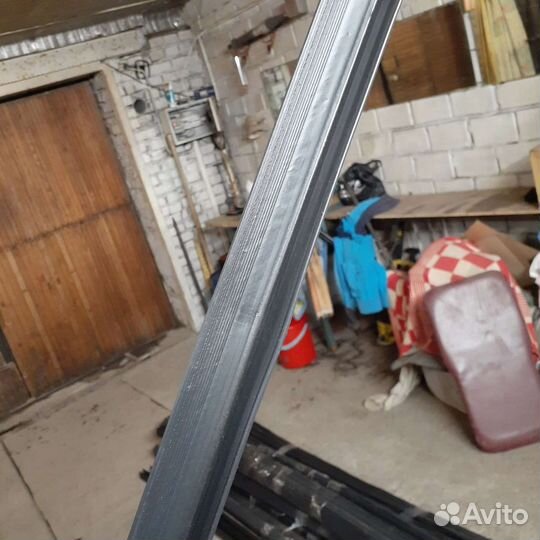 Уголок пластиковый пвх защитный (бандажный)