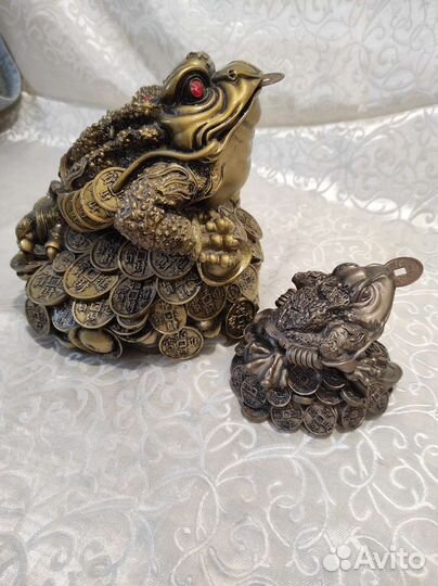 Трёхлапая Жаба денежная лягушка. Новая