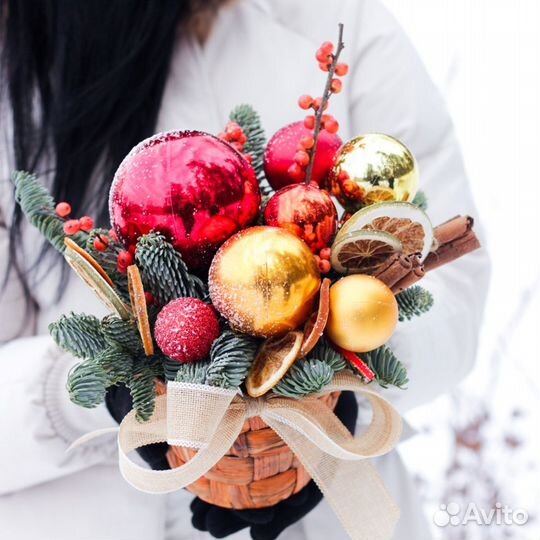 Новогодняя композиция в кашпо