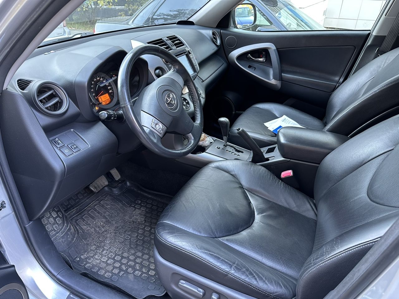 Toyota RAV4: фото владельца