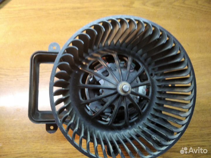 Вентилятор печки Peugeot 3008