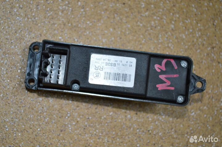 Кнопка стеклоподъемника Мазда 3 BK