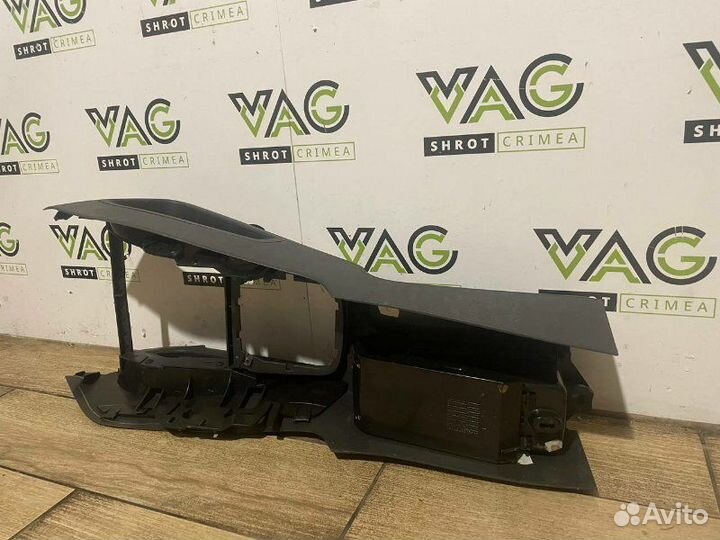 Консоль центральная Volkswagen Jetta MK5 (1K2)