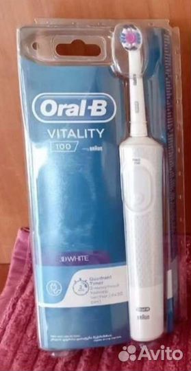 Электрическая зубная щетка Oral-B vitality d 100