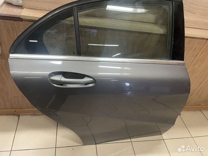 Дверь задняя правая Mercedes W204 A2047302200