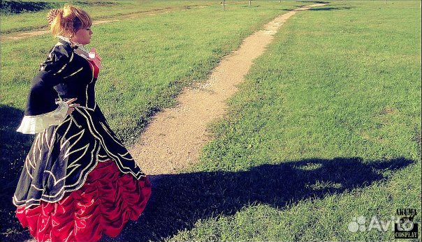 Парики и косплей костюм