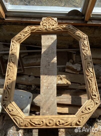 Рама деревянная резная