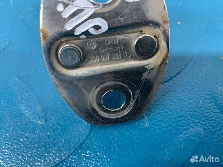 Б/У ответная часть замка двери задний правый Audi