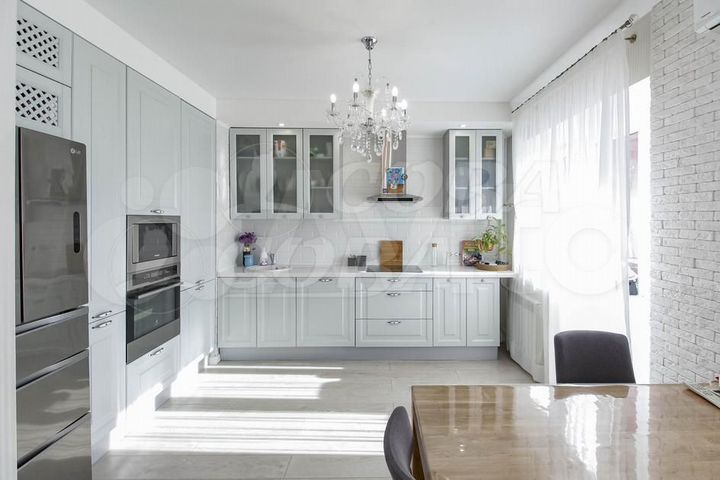 2-к. квартира, 87 м², 13/16 эт.