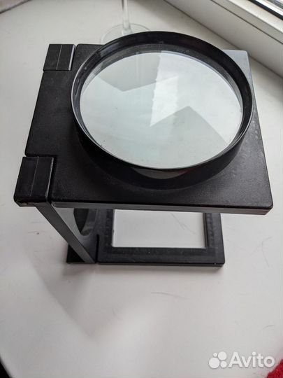 Увеличительное стекло