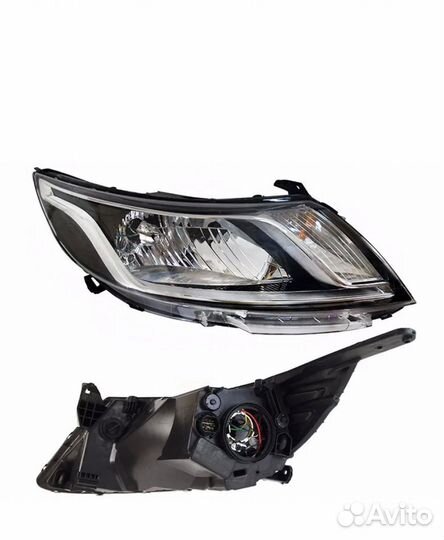 Передняя правая фара на Kia Rio 3 2014