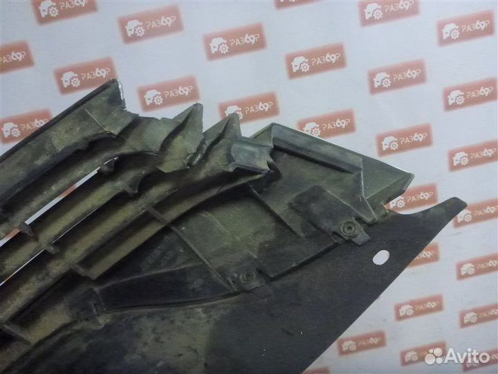 Решетка радиатора Renault Laguna X74 F4P774 2003