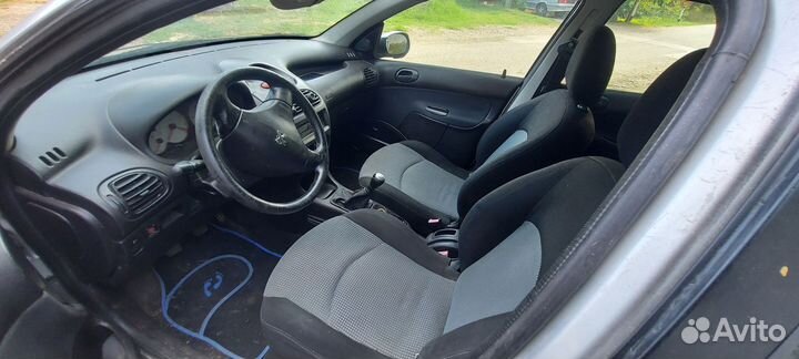 Peugeot 206 1.4 МТ, 2004, 290 000 км