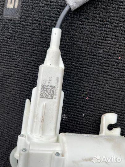 Электропривод багажника Mercedes W213 A0999068600