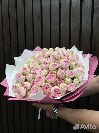 Букет из кустовых роз