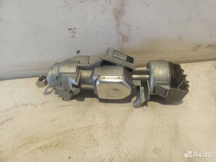 Замок зажигания Ford Focus 2 CB4 2006 3M513F880