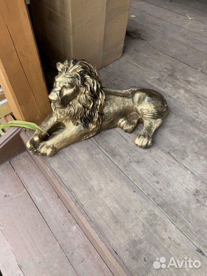 Статуэтка льва