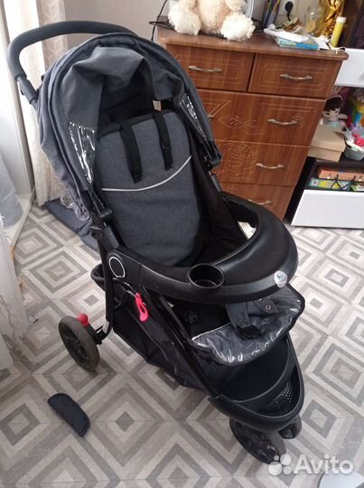 Продам прогулочную коляску