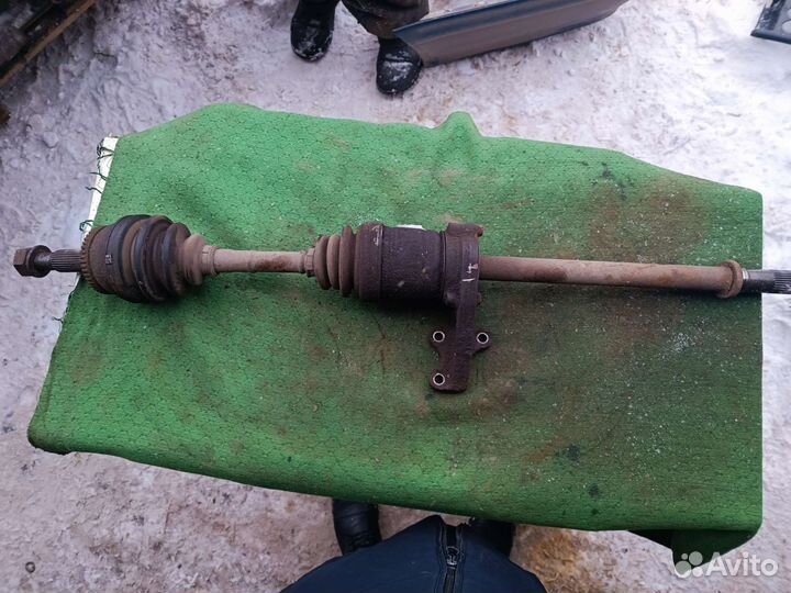 Привод правый Ниссан Максима A32 2.0л. МКПП