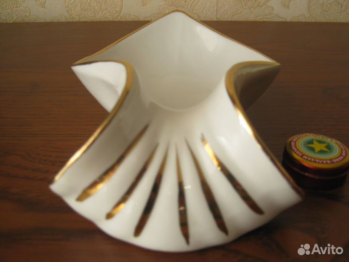 Икорница фарфоровая