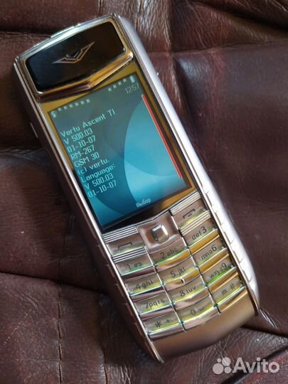 Vertu Ascent Ti, 4 ГБ