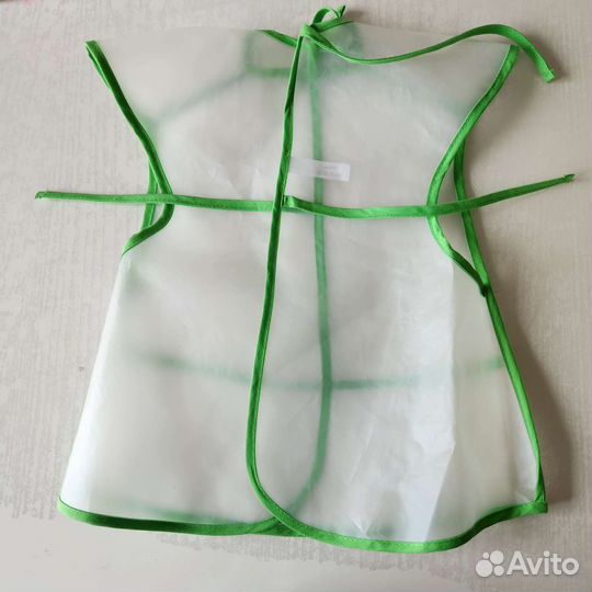 Слюнявчик, нагрудник