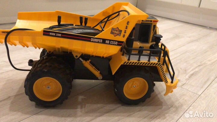 Радиоуправляемый самосвал caae