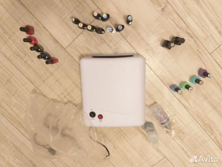 Лампа и гель лаки, шеллак, блюскай, лакомшир