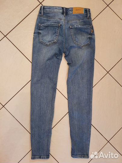 Джинсы 